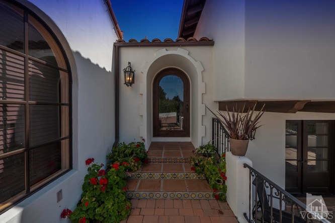 2016 Rayshire Street Thousand Oaks, CA 91362 - Photo 7 of 66 a view of a door of the house