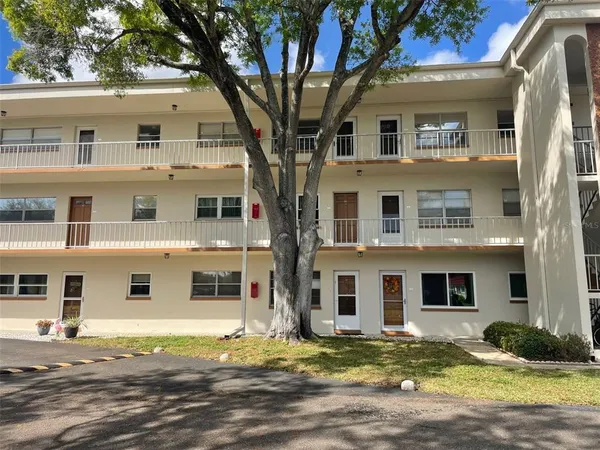 $1,500 | 5880 38th Avenue North, Unit 209, St. Petersburg, FL 33710