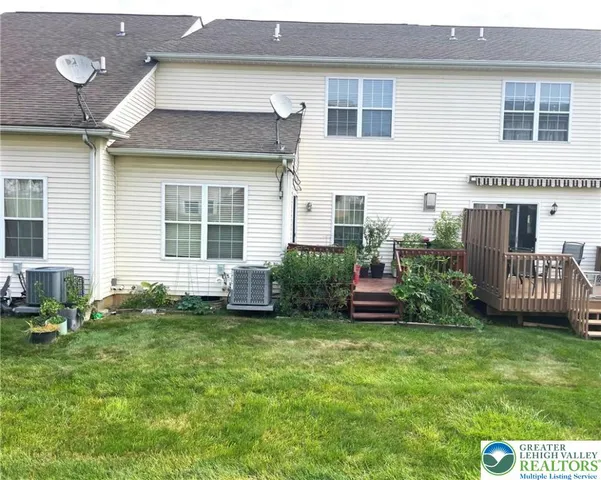 $379,900 | 22 Cobblestone Drive, Easton, PA 18045