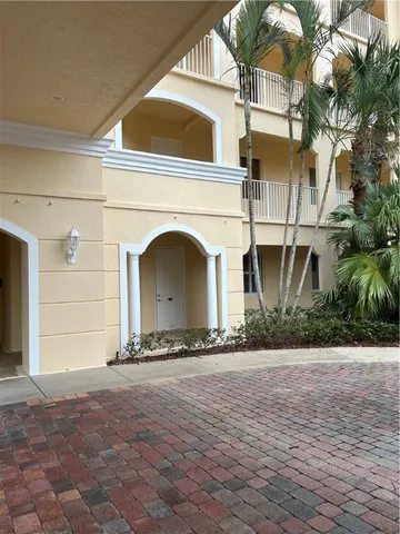 $2,500 | 24 Harbour Isle Drive West, Unit 104, Fort Pierce, FL 34949