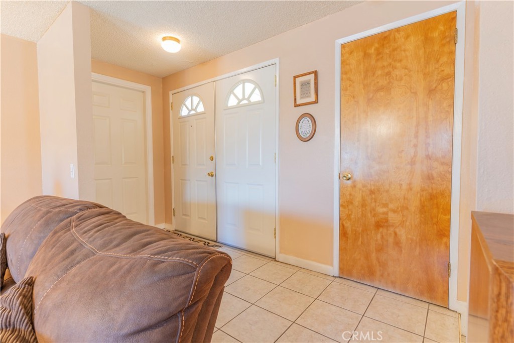 17516 Olive Street Hesperia, CA 92345 - Photo 3 of 32 a view of bathroom