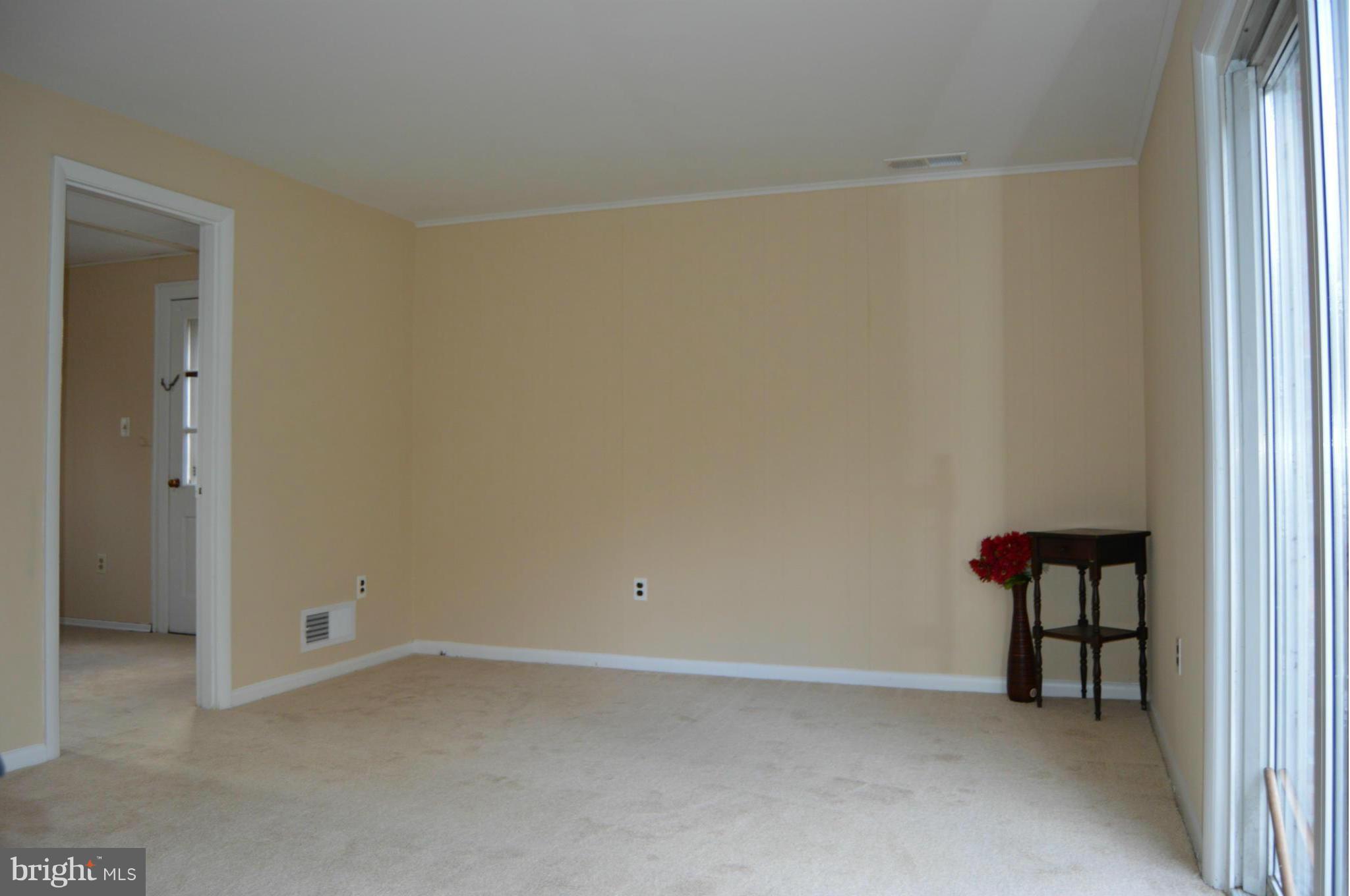 3913 Elby Street Silver Spring, MD 20906 - Photo 6 of 30 Living Room