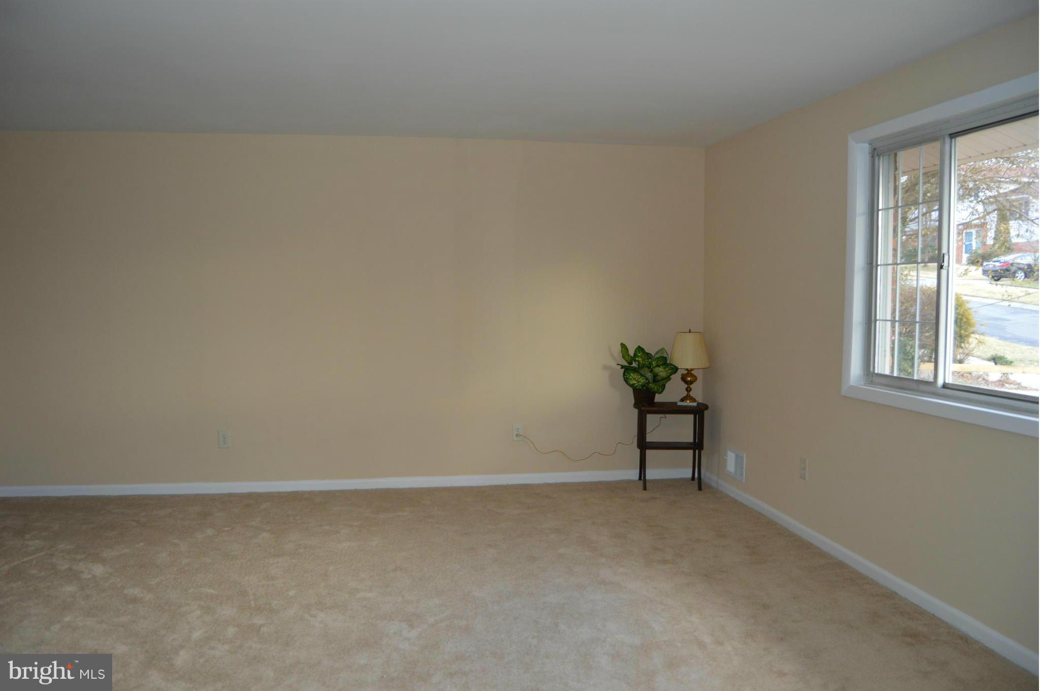 3913 Elby Street Silver Spring, MD 20906 - Photo 9 of 30 Living Room