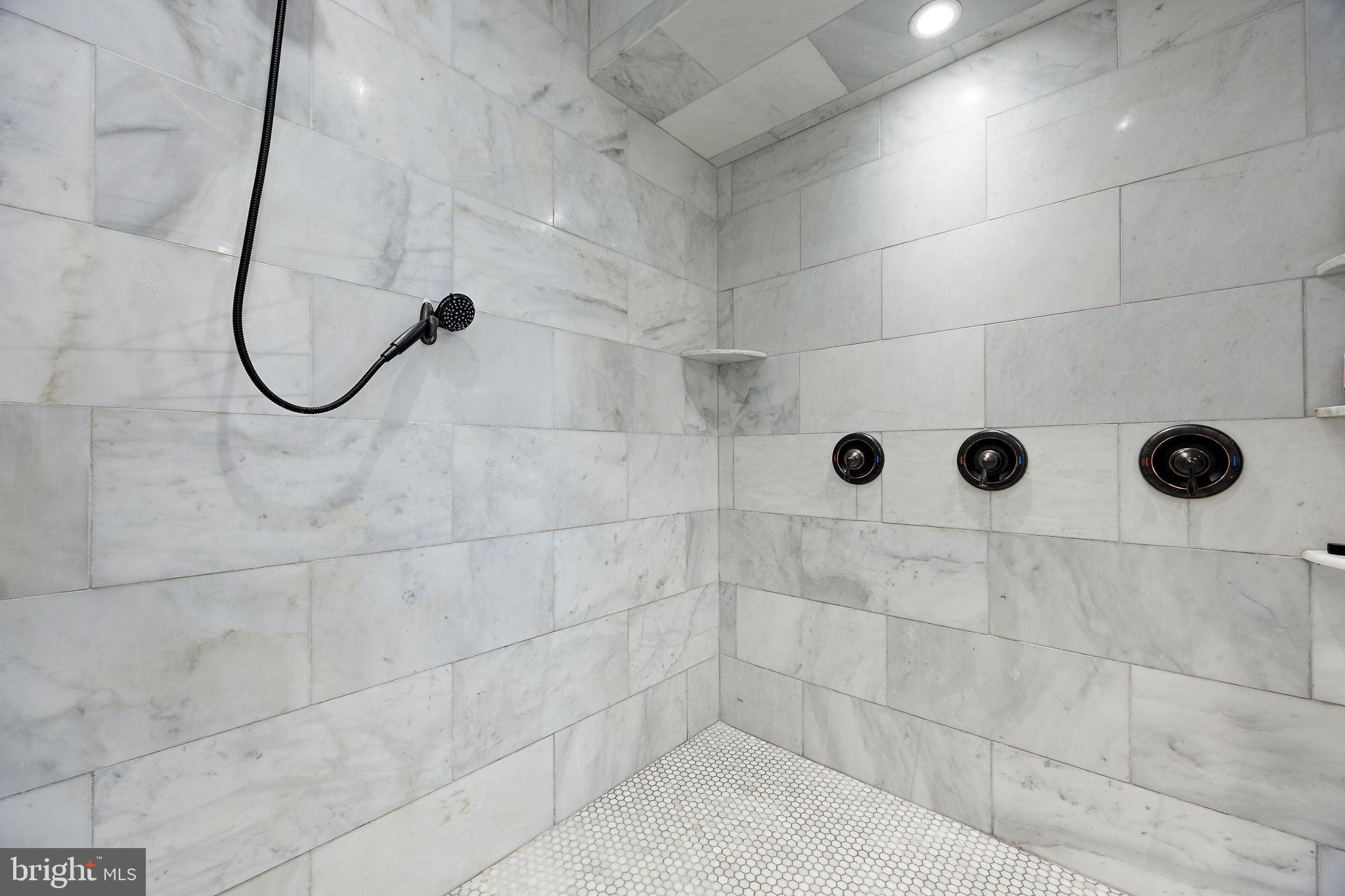 1400 Carson Road Wilmington, DE 19803 - Photo 18 of 44 a bathroom with a shower