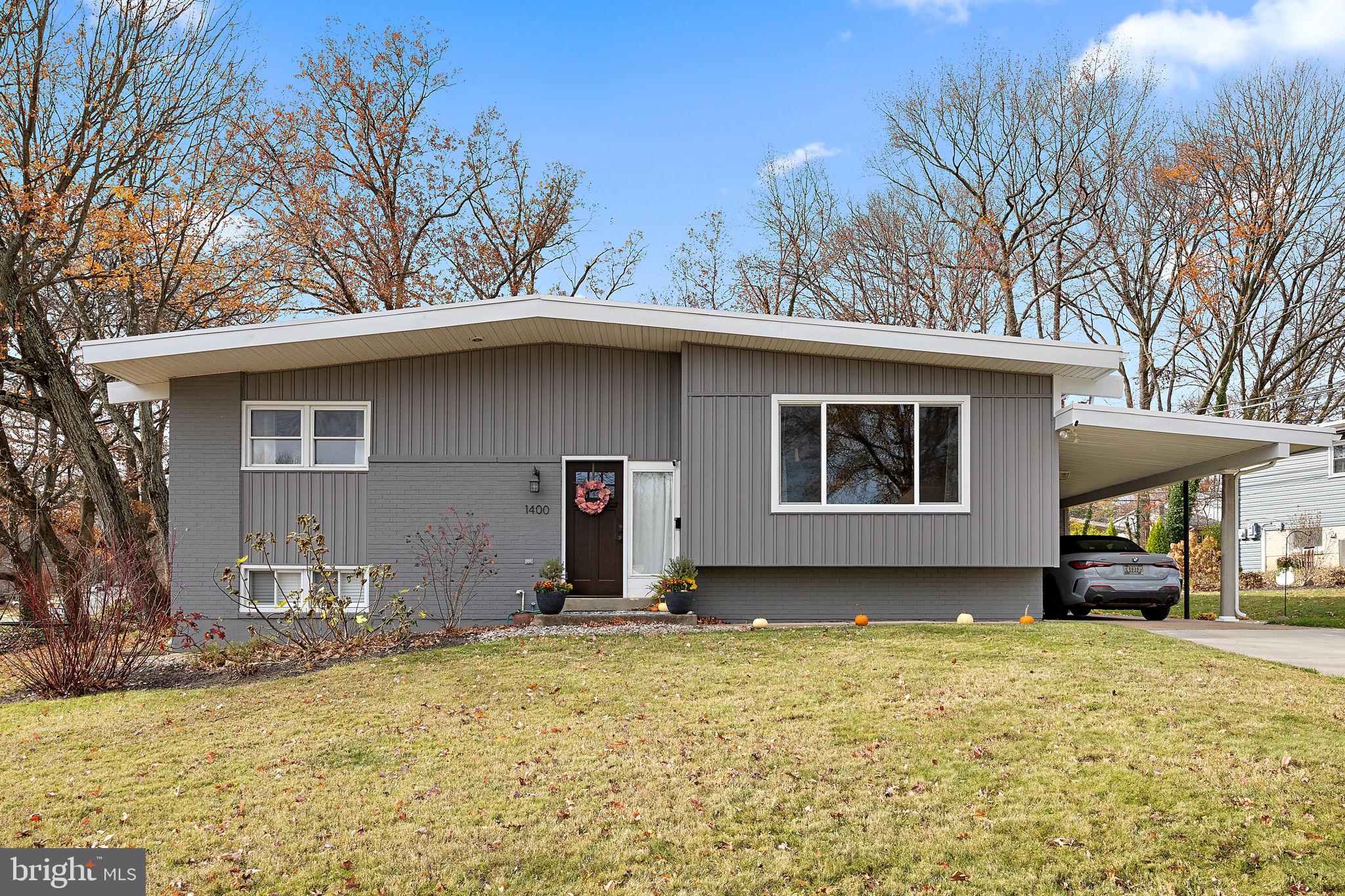 1400 Carson Road Wilmington, DE 19803 - Photo 2 of 44 a house with a outdoor space