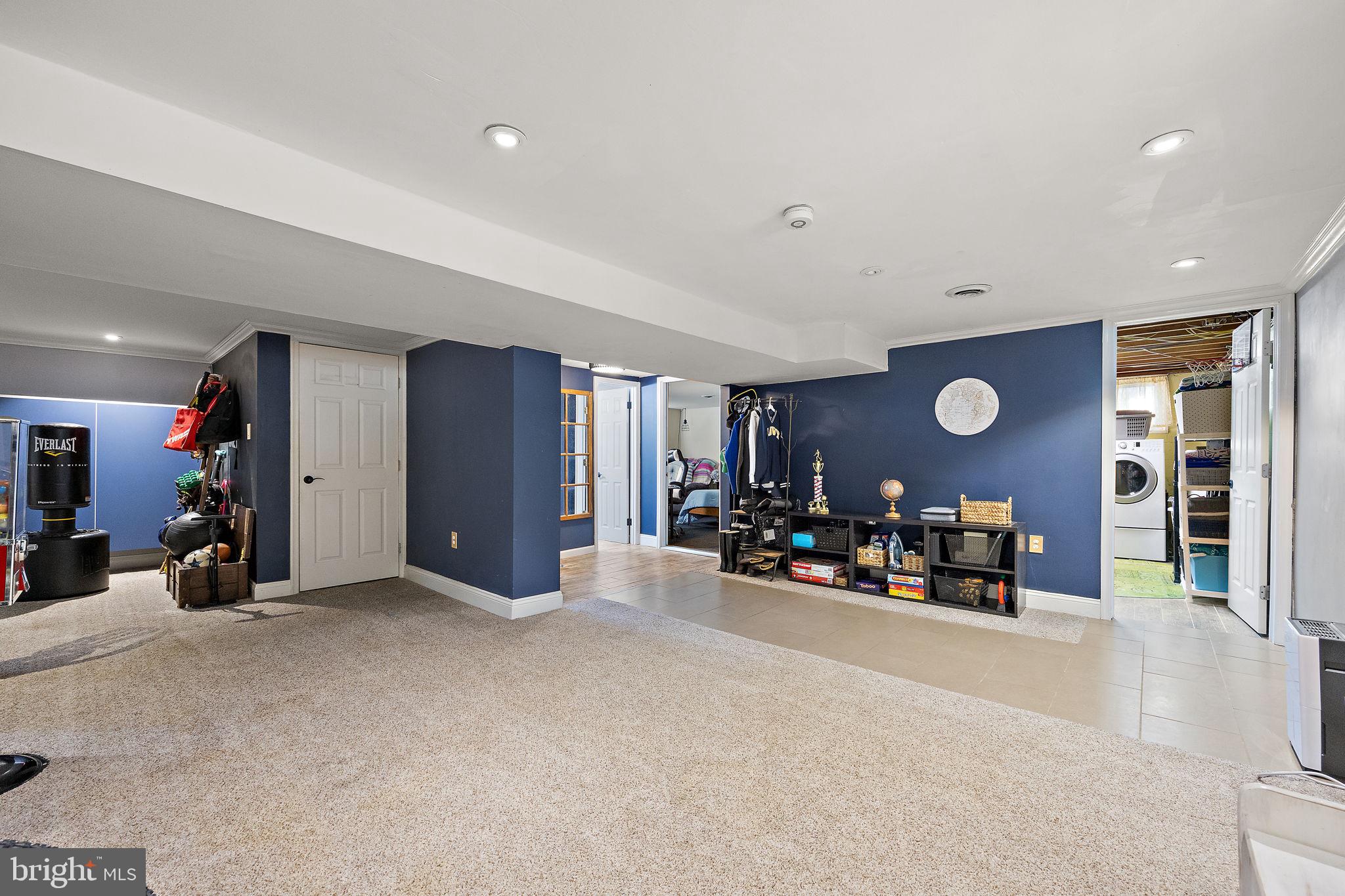 1400 Carson Road Wilmington, DE 19803 - Photo 29 of 44 a view of a livingroom with furniture and a garage