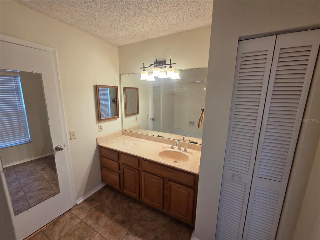 2010 Branch Tree Lane Brandon, FL 33511 - Photo 18 of 26
