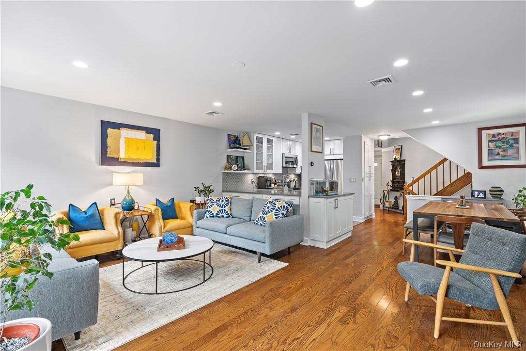 17 Top Of The Ridge, Unit A5 Mamaroneck, NY 10543 - Photo 3 of 20