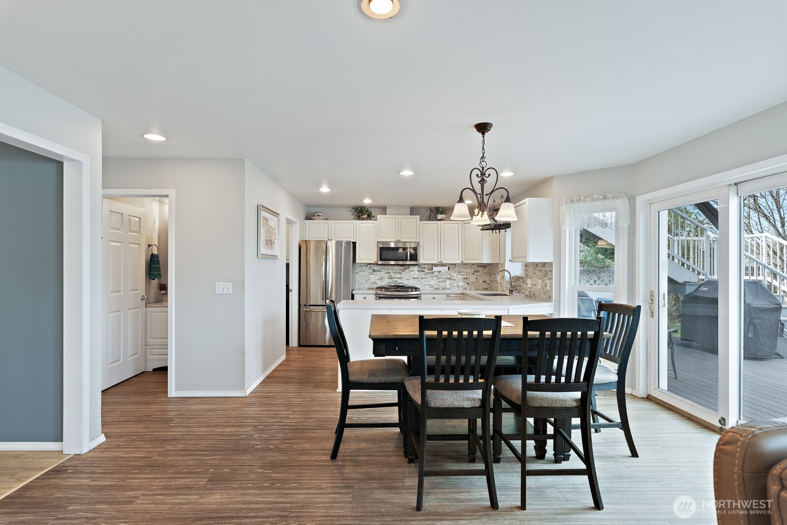 2412 16th Street Anacortes, WA 98221 - Photo 11 of 40