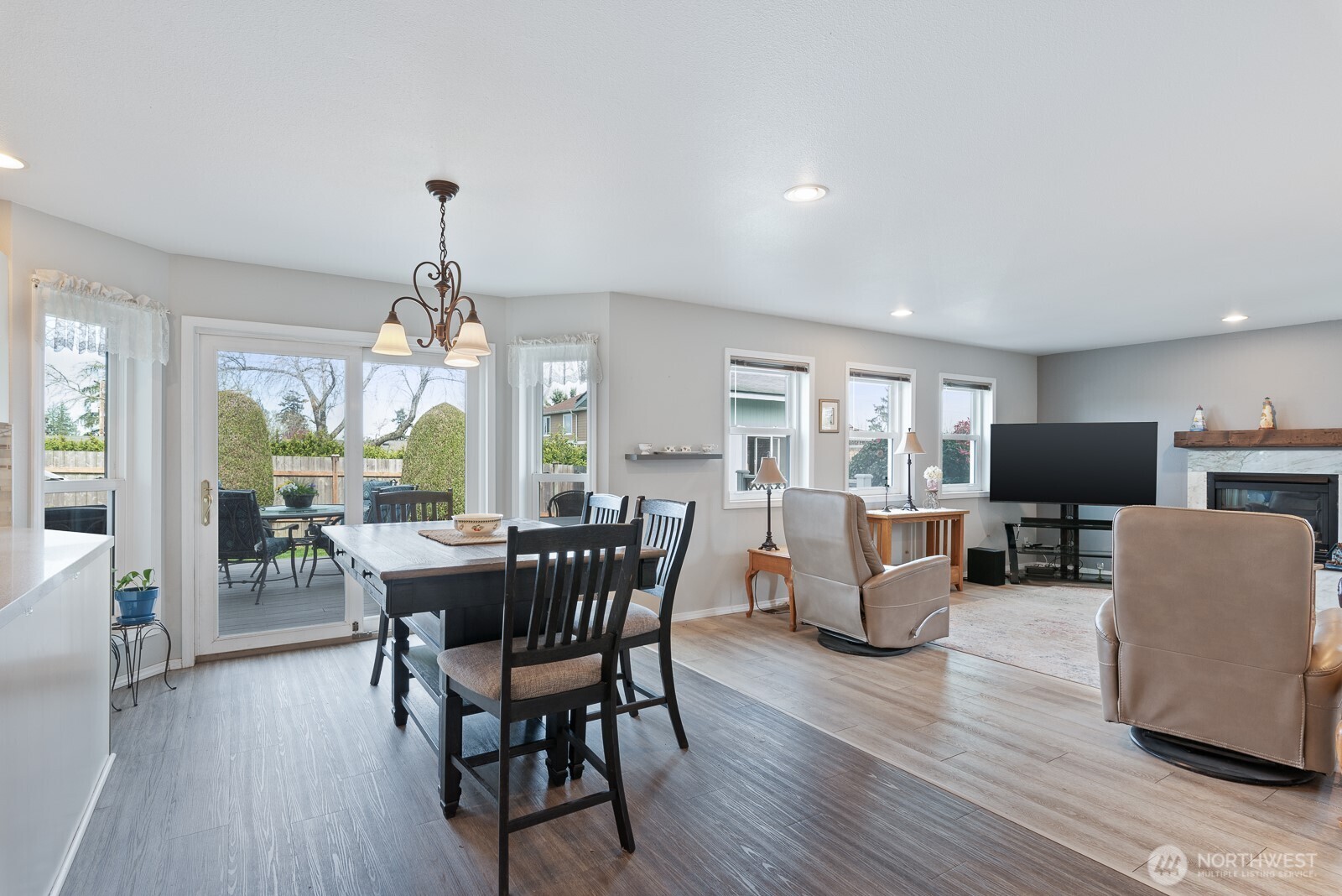 2412 16th Street Anacortes, WA 98221 - Photo 10 of 40