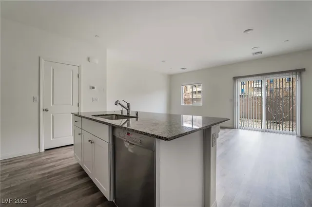 $1,700 | 4133 Venus Falls Avenue, North Las Vegas, NV 89084