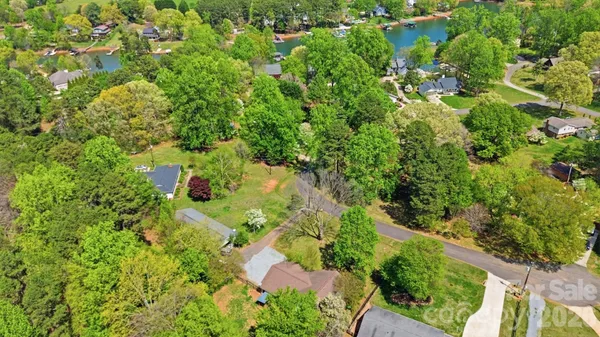 $495,000 | 2036 Hickory Hills Drive, Denver, NC 28037
