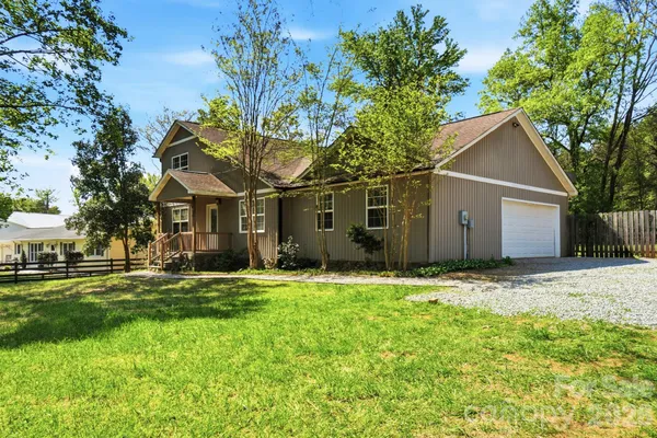 $495,000 | 2036 Hickory Hills Drive, Denver, NC 28037