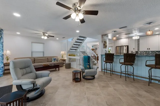 $865,000 | 6250 Holmes Boulevard, Unit 71, Holmes Beach, FL 34217