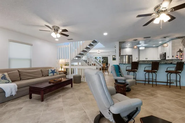 $865,000 | 6250 Holmes Boulevard, Unit 71, Holmes Beach, FL 34217