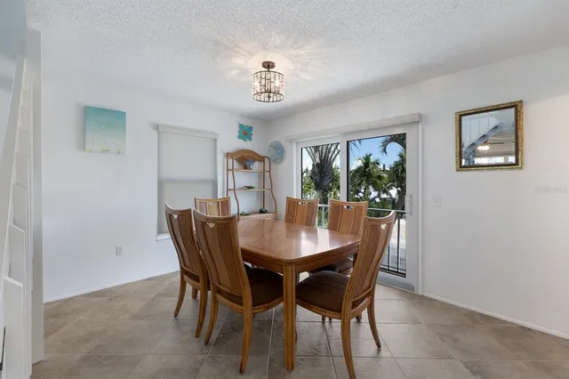 $865,000 | 6250 Holmes Boulevard, Unit 71, Holmes Beach, FL 34217