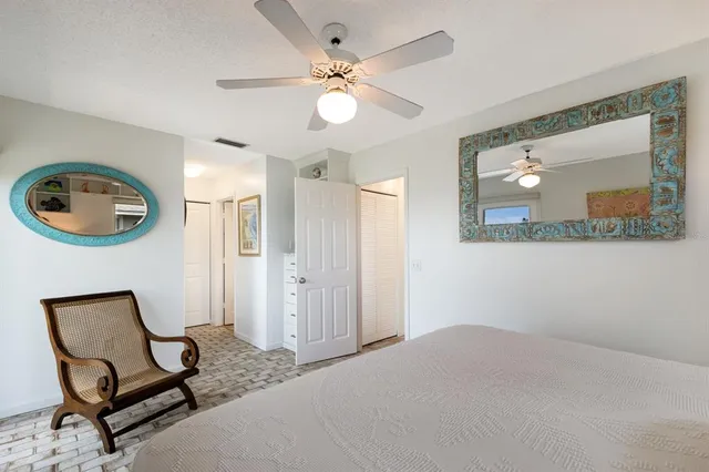 $865,000 | 6250 Holmes Boulevard, Unit 71, Holmes Beach, FL 34217