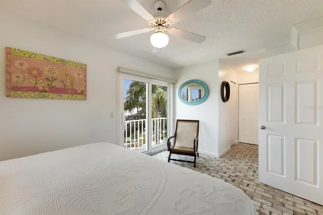 $865,000 | 6250 Holmes Boulevard, Unit 71, Holmes Beach, FL 34217