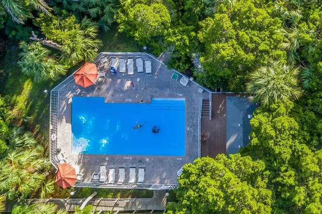 $865,000 | 6250 Holmes Boulevard, Unit 71, Holmes Beach, FL 34217