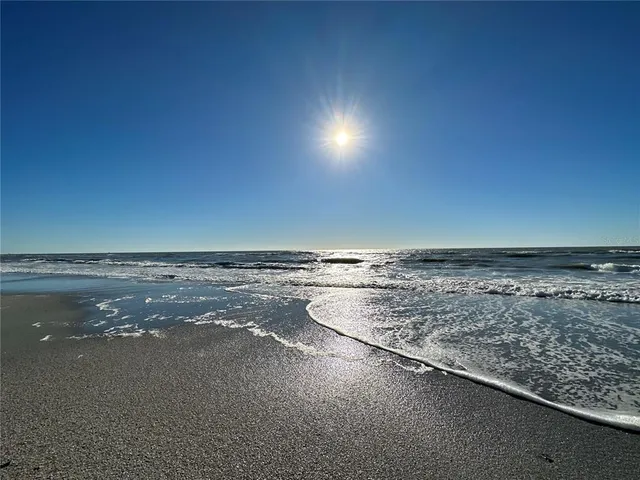 $865,000 | 6250 Holmes Boulevard, Unit 71, Holmes Beach, FL 34217