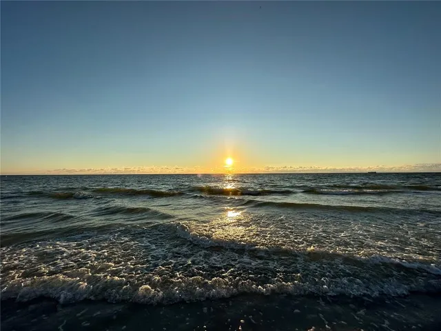 $865,000 | 6250 Holmes Boulevard, Unit 71, Holmes Beach, FL 34217