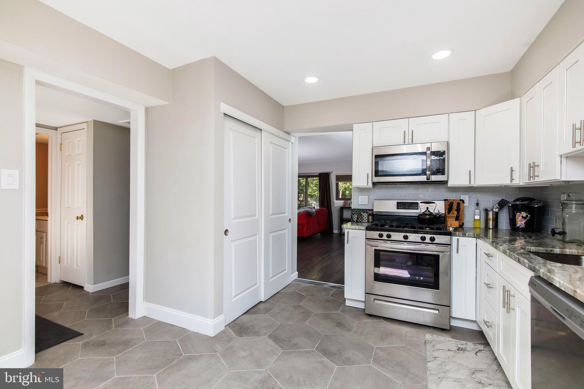 168 Kirkbride Road Voorhees, NJ 08043 - Photo 4 of 23