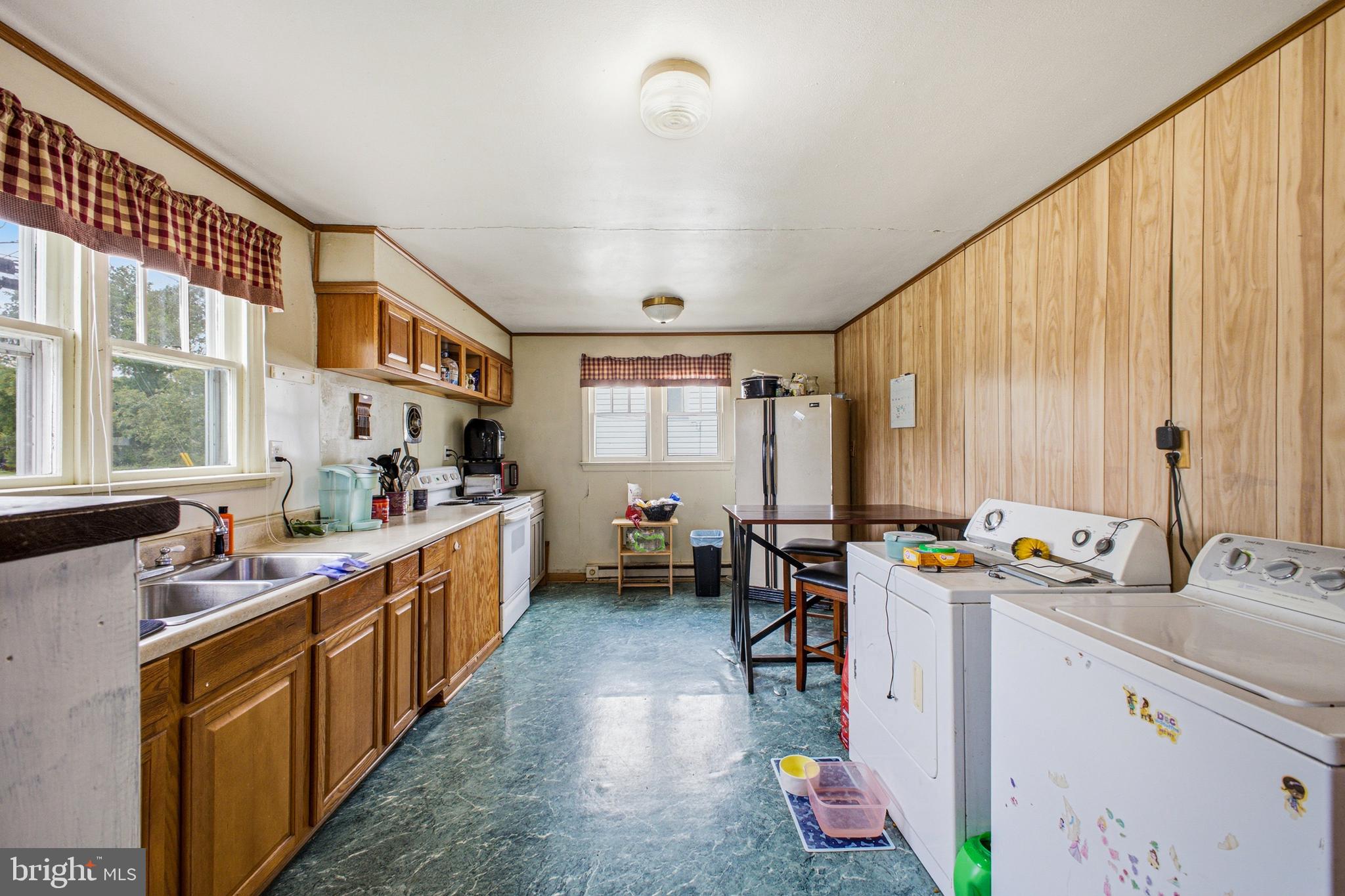 494 Chapel Road Stanley, VA 22851 - Photo 6 of 32