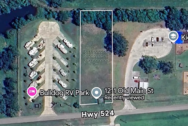 a view of a back yard