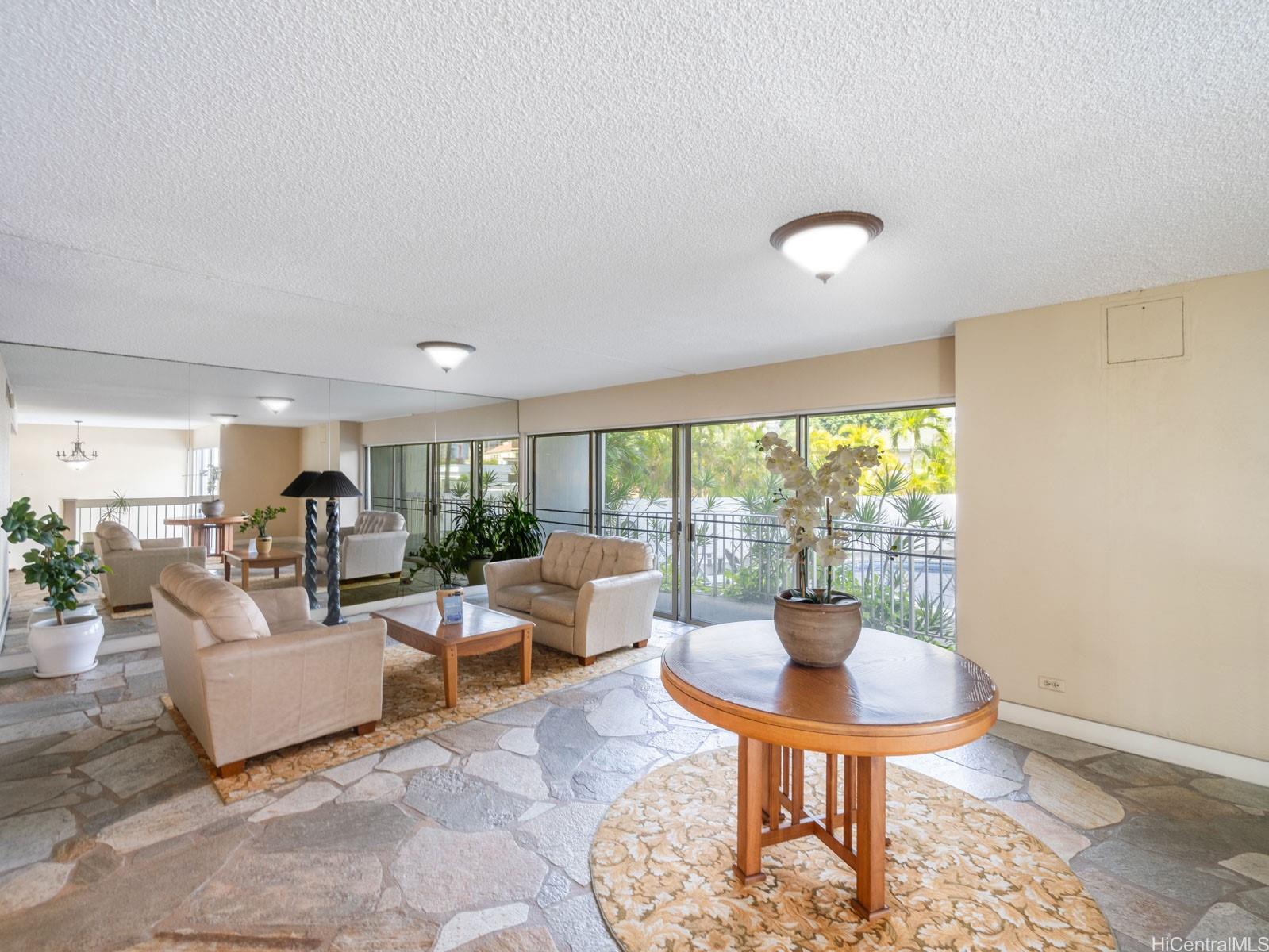 710 Lunalilo Street, Unit 402 Honolulu, HI 96813 - Photo 17 of 19