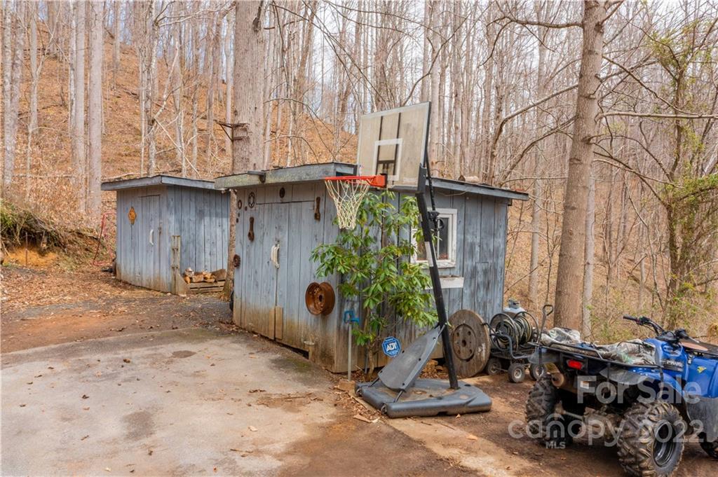 156 Cayton Ridge Bakersville, NC 28705 - Photo 11 of 36 Gallery Image 11