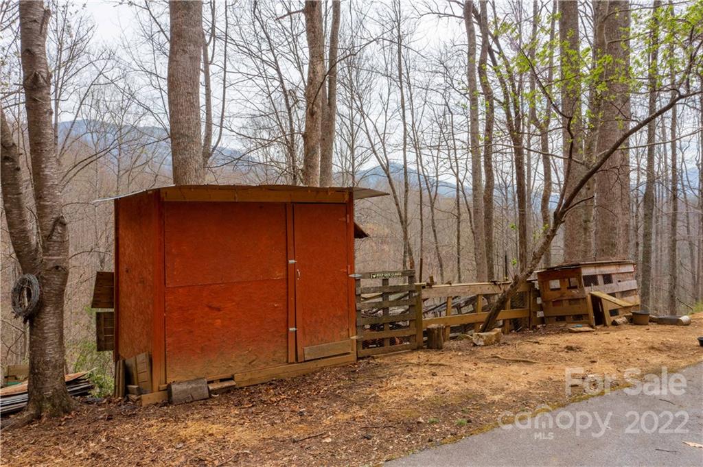 156 Cayton Ridge Bakersville, NC 28705 - Photo 12 of 36 Gallery Image 12