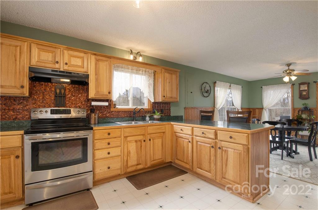 156 Cayton Ridge Bakersville, NC 28705 - Photo 25 of 36 Gallery Image 25