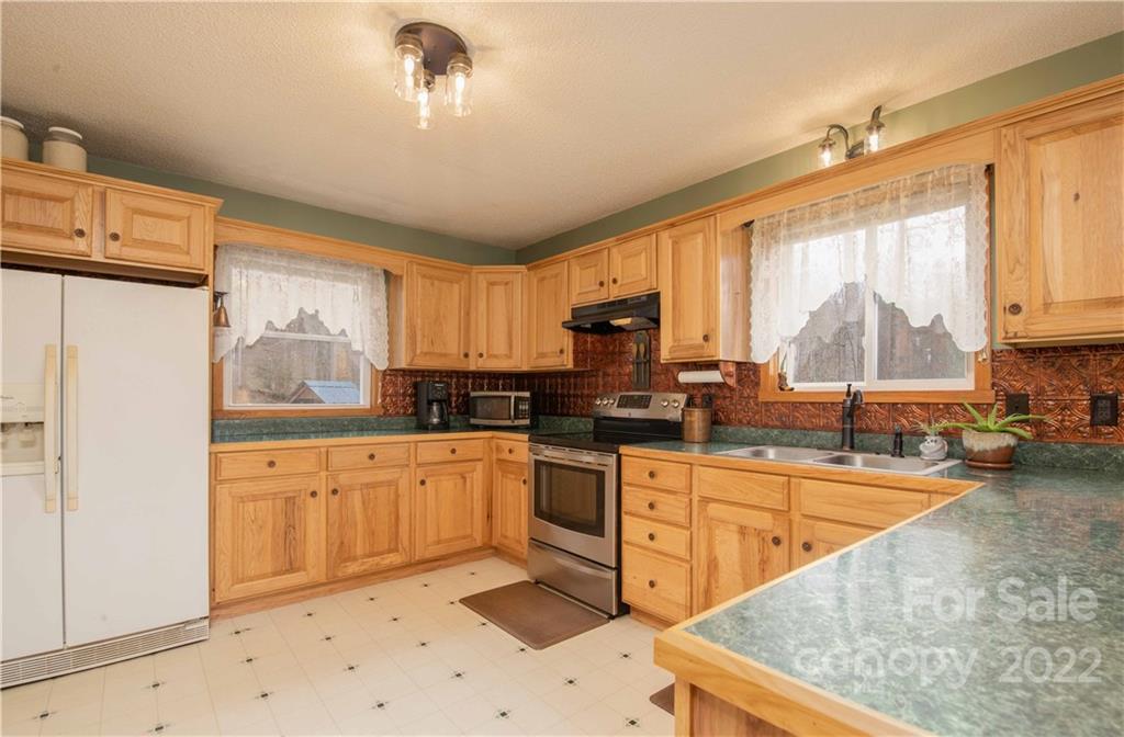 156 Cayton Ridge Bakersville, NC 28705 - Photo 26 of 36 Gallery Image 26
