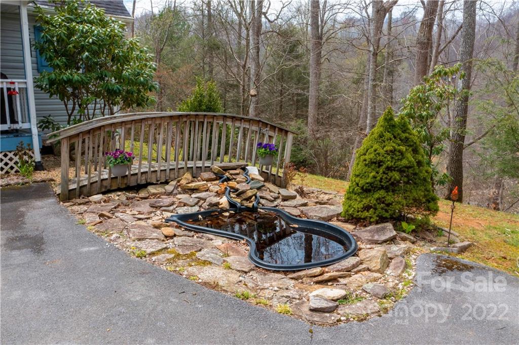 156 Cayton Ridge Bakersville, NC 28705 - Photo 10 of 36 Gallery Image 10
