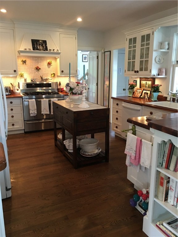 6 Waters Edge Road Westerly, RI 02891 - Photo 10 of 15 Kitchen