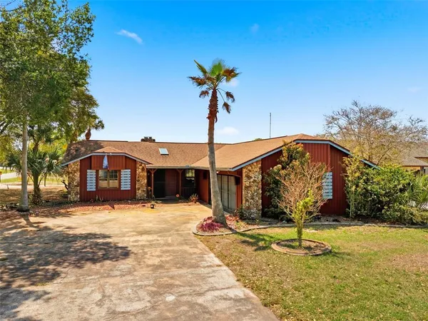 $320,000 | 8390 Dunnellon Road, Weeki Wachee, FL 34613