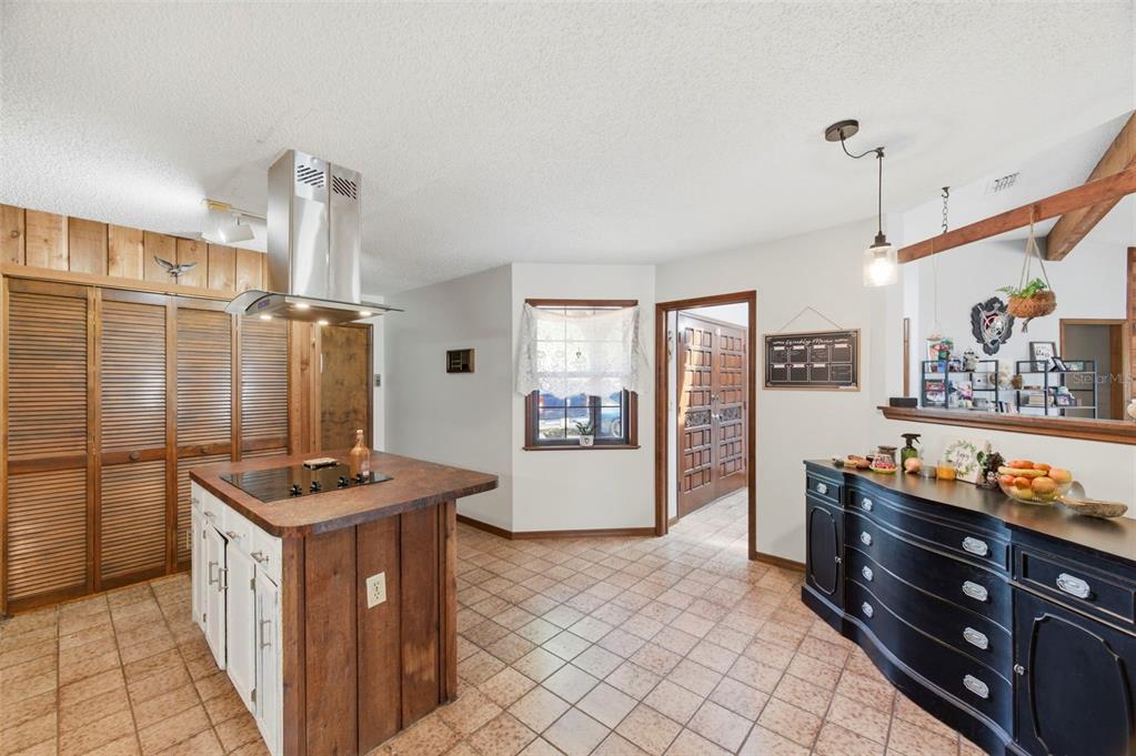 8390 Dunnellon Road Weeki Wachee, FL 34613 - Photo 13 of 30