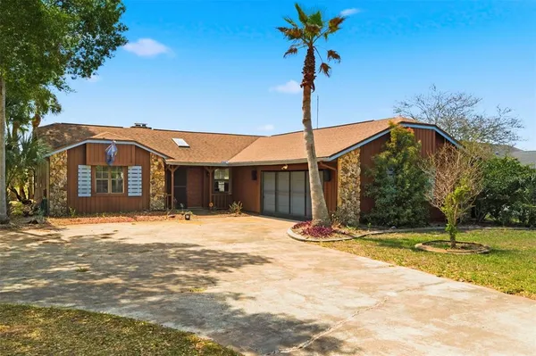 $320,000 | 8390 Dunnellon Road, Weeki Wachee, FL 34613