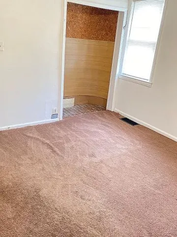 $130,000 | 614 East Tennyson Avenue, Pontiac, MI 48340