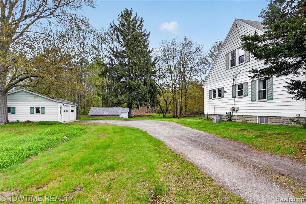 2970 Range Road Port Huron, MI 48060 - Photo 5 of 25