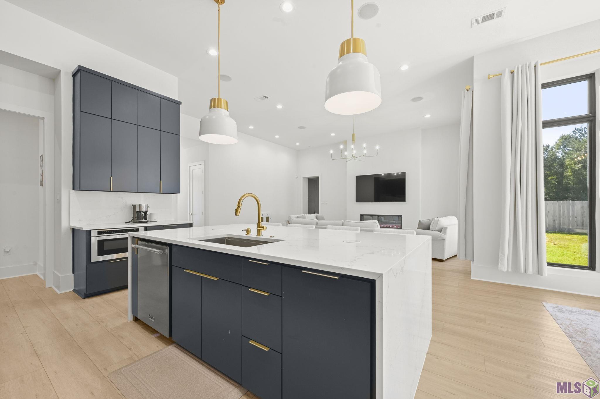 43345 Collyns Cove Prairieville, LA 70769 - Photo 10 of 47