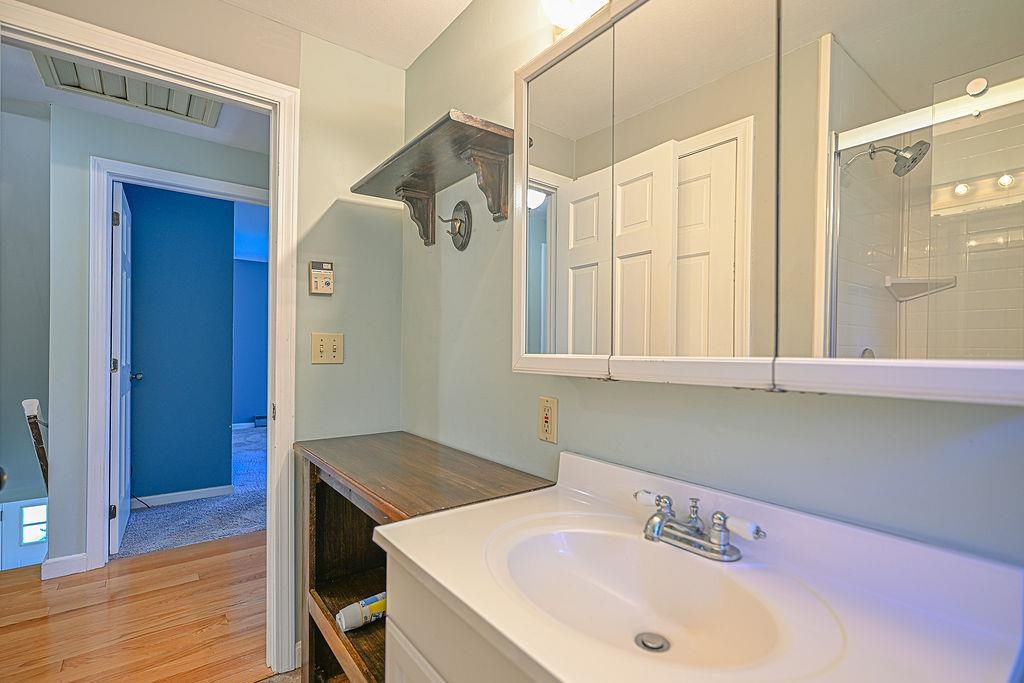 32 Hickory Drive Amherst, NH 03031 - Photo 24 of 38