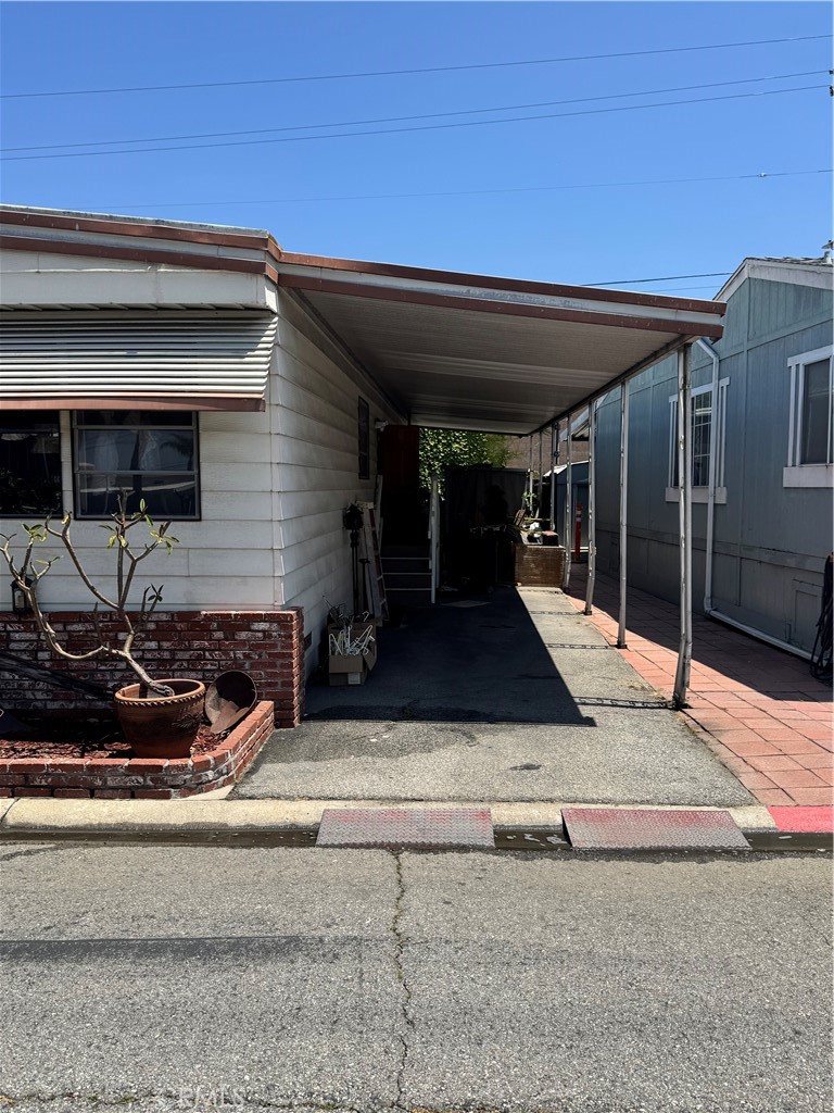 10001-rd 10001-rd Frontage, Unit 238 South Gate, CA 90280 - Photo 2 of 11