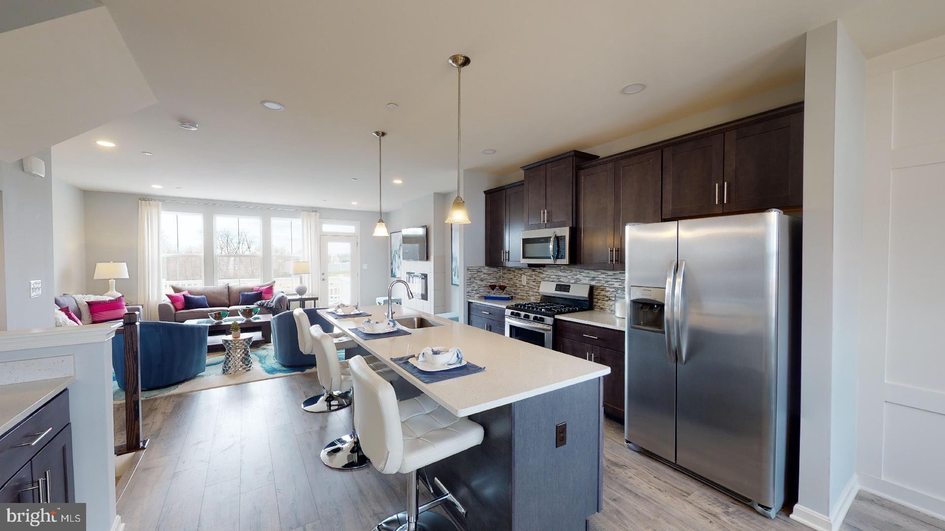 PHOTOS ARE OF MODEL HOME AND FOR ILLUSTRATION ONLY