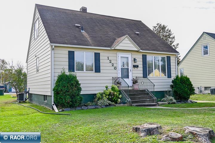 1220 South 12th Street Virginia, MN 55792 - Photo 2 of 19