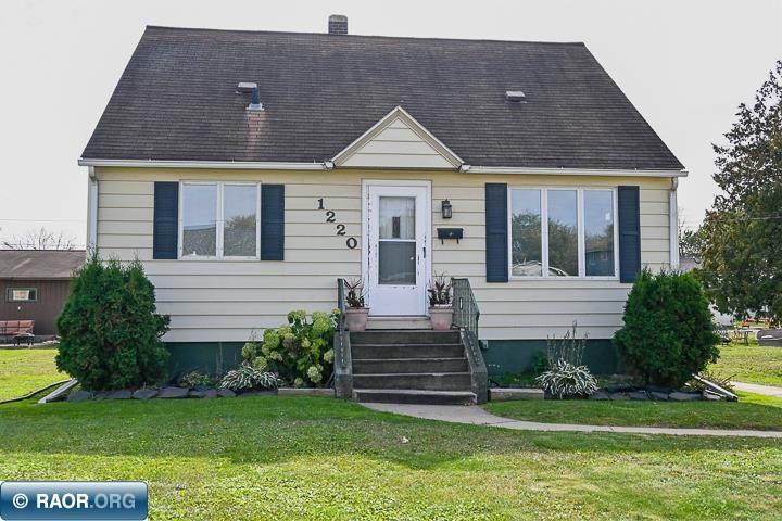 1220 South 12th Street Virginia, MN 55792 - Photo 3 of 19
