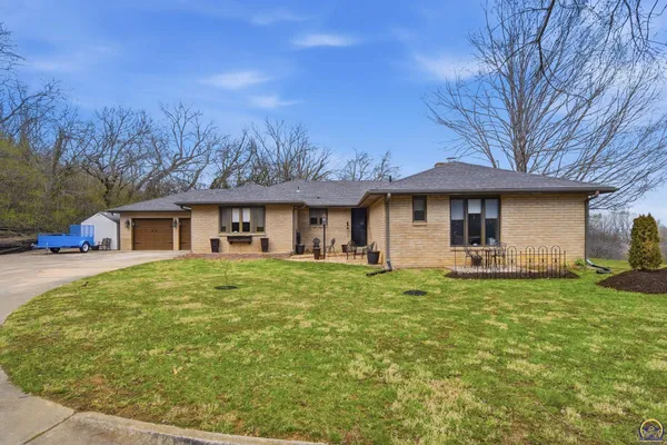 $415,000 | 5425 Southwest Mission Avenue, Topeka, KS 66610