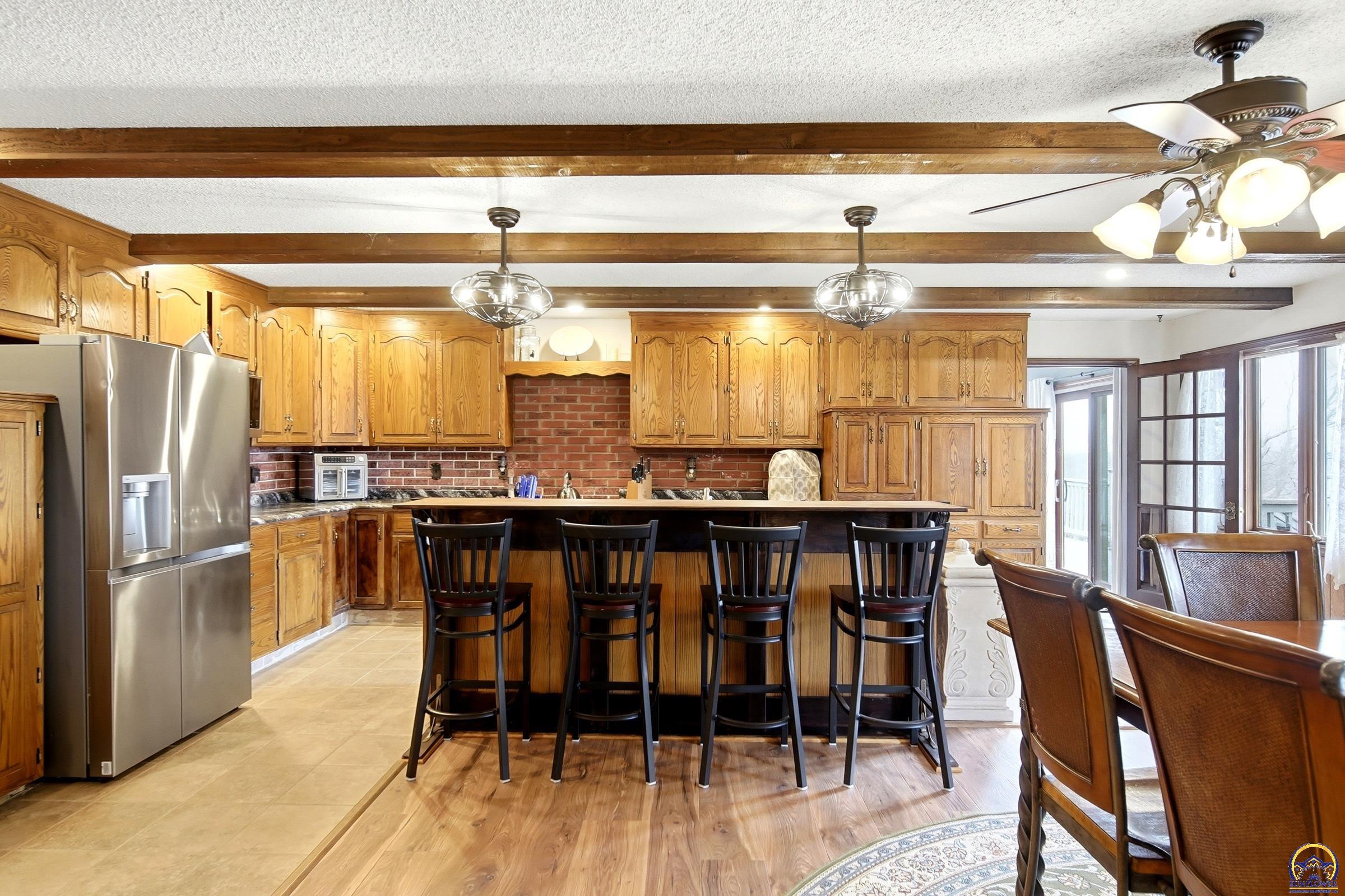 5425 Southwest Mission Avenue Topeka, KS 66610 - Photo 2 of 22