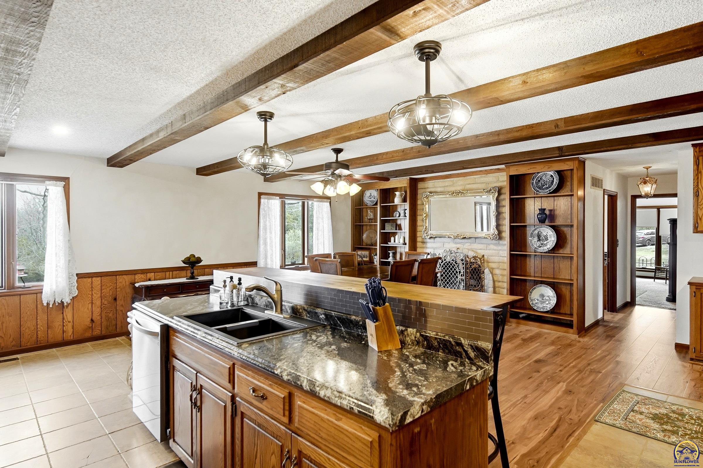 5425 Southwest Mission Avenue Topeka, KS 66610 - Photo 4 of 22
