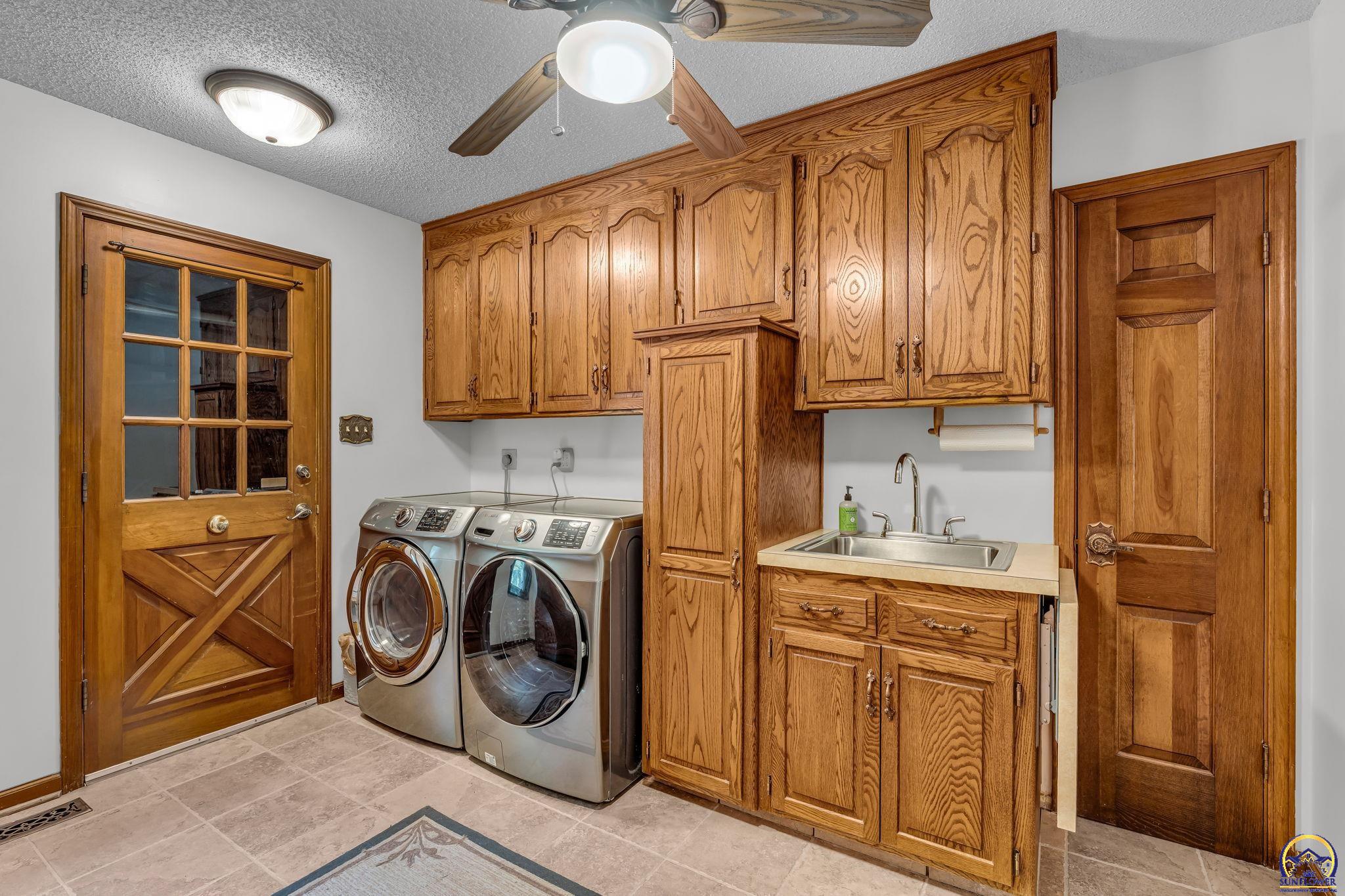 5425 Southwest Mission Avenue Topeka, KS 66610 - Photo 8 of 22